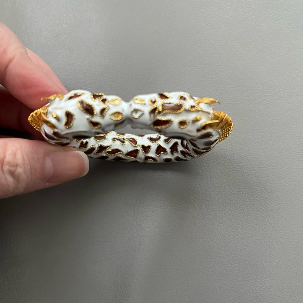 For MMDESQ Metal Giraffe Napkin Rings - from Barney’s New York 4 for $40 - Picture 3 of 3